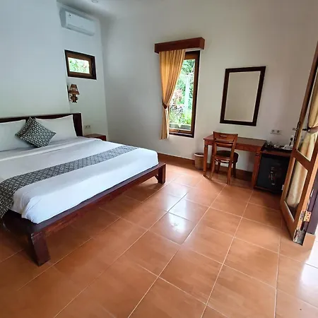 Giri Carik Hotel